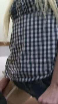 Blonda April Paisley umplută cu spermă de la James Joystick