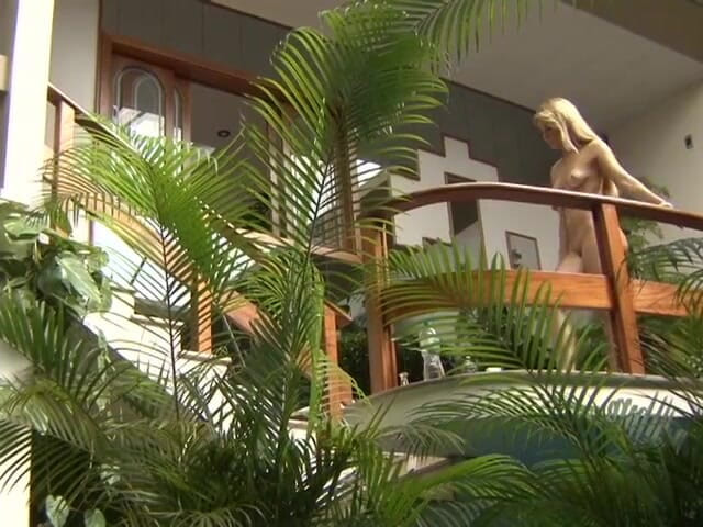 Anal seduction: Pau duro garanhão fode o cu da loira latina hardcore