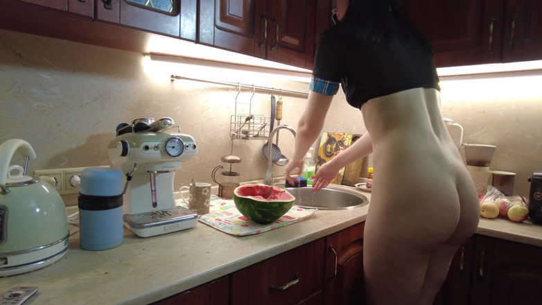 LoveHomePorn: I Love to Suck Cock of My Stepdad