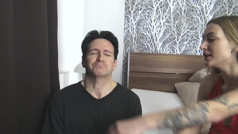 Femdom Austria: Sürtük prenses snot, kulak ağdası ve pedikür kölesi!