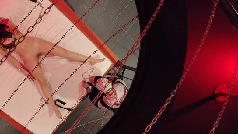 Yvonne: Een dag gewijd aan de aanbidding van mijn voeten. en...