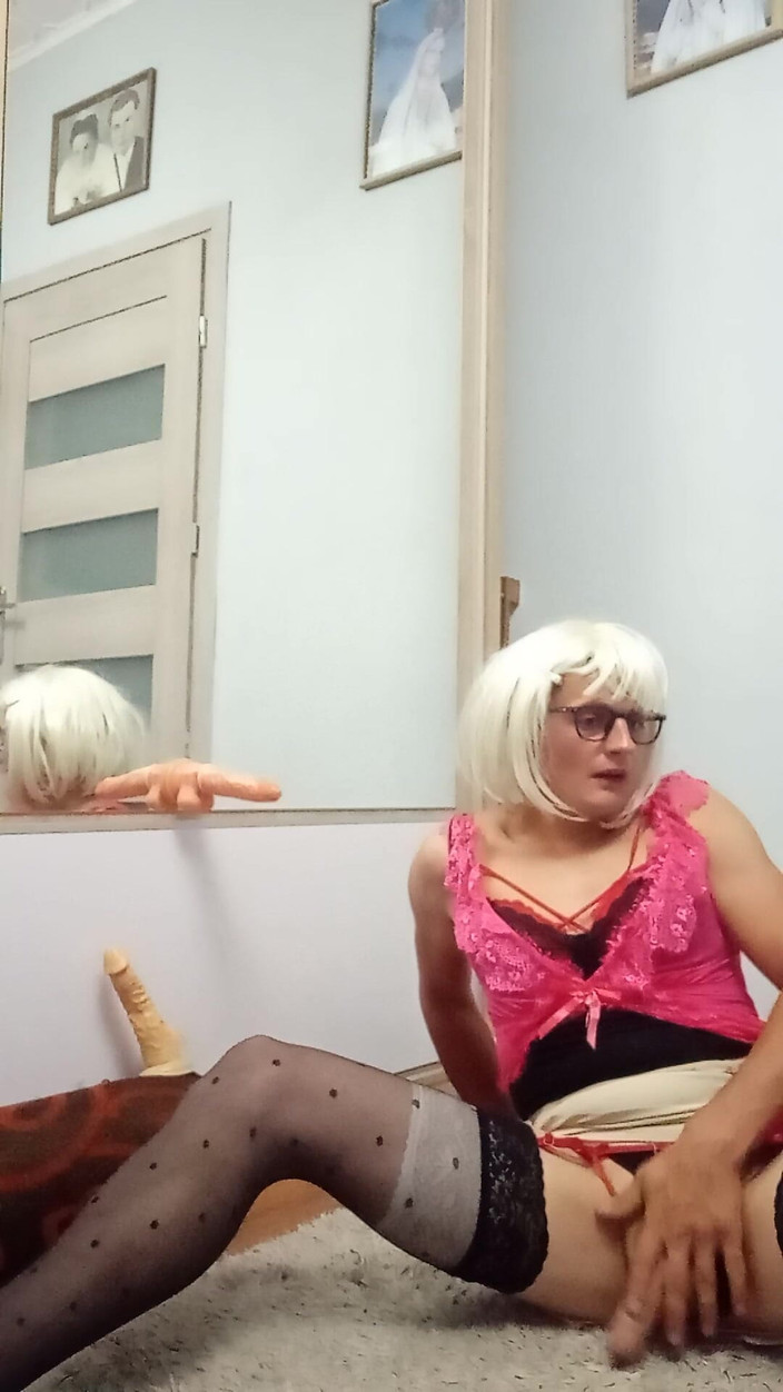Transetka22xyz: Nádherná blond trans osoba
