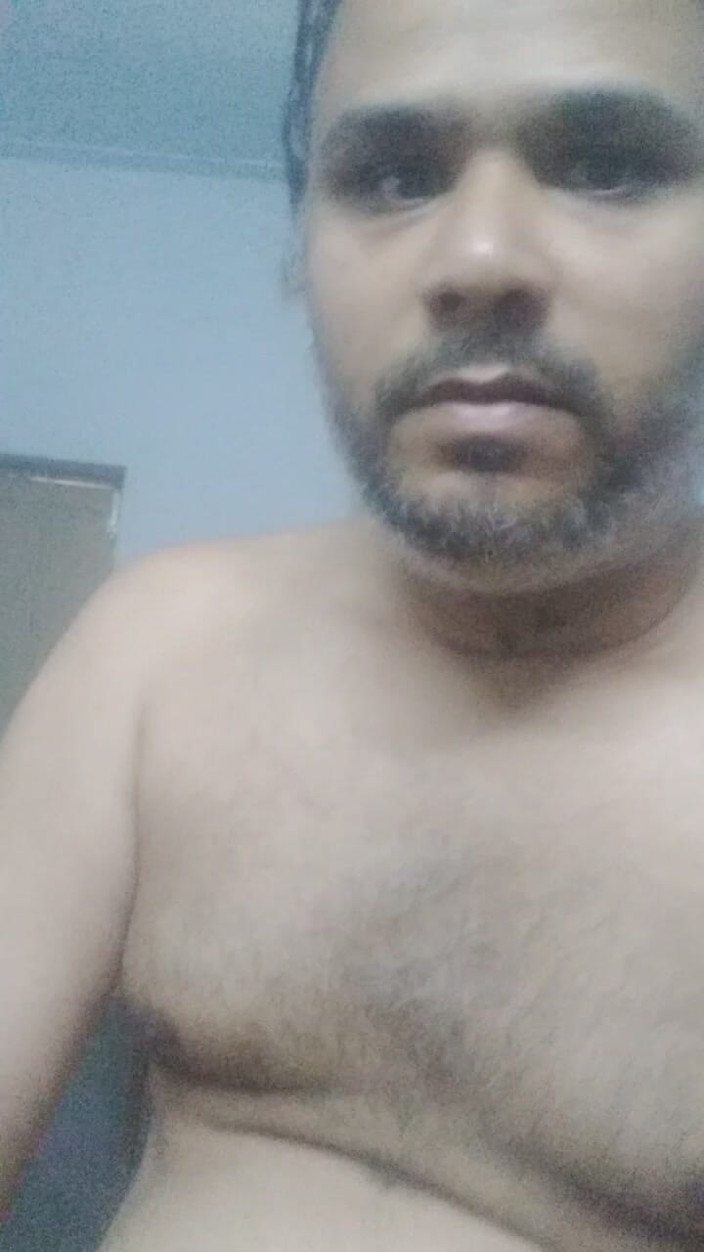 Nani Top: Fatevi scopare gratis con il mio cazzo peloso...