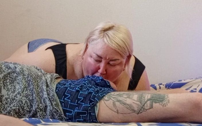 Zona901: Macecha mi saje ptáka, dokud se jí nevystříkám do pusy...