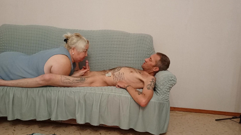 Zona901: 人妻观看邻居深喉口交并吞精