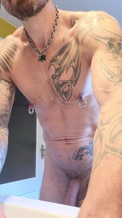 बाथरूम में सुबह की दिनचर्या