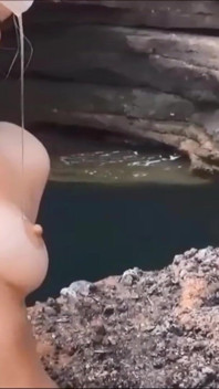 Bronzer à poil glissant se transforme en solo coquin