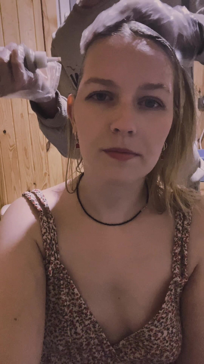 SweetAndFlow: I Came to the Hairdresser at Home and with a...