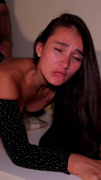 Fisting, Šukání Do Krku, Stříkání, Výstřik Na Obličej - to Vše V Jednom Tvrdém Šukacím Videu