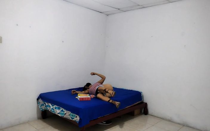 Goky: Salesman ini ngasih mainan seks untuk wanita sange ini - dia...