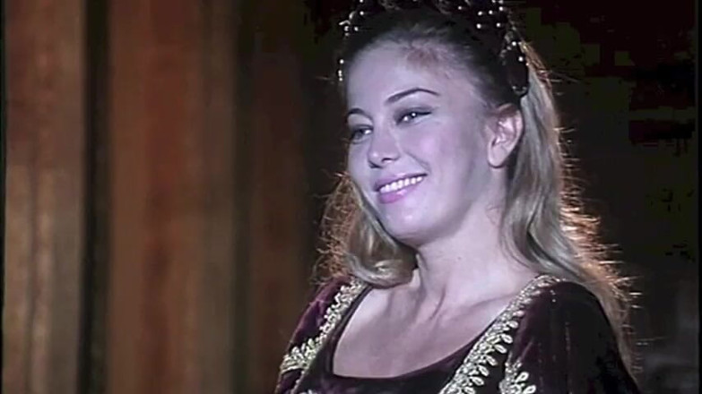 Inhonorof porn: Orgie au château avec Moana, Rocco et beaucoup d’autres salopes...