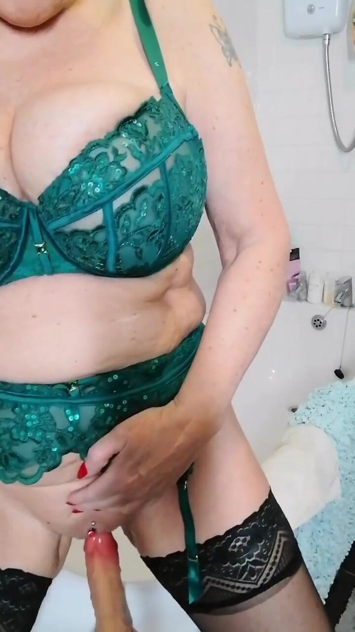 Wendy Leigh: Aku lagi asik ngentot dildo baruku