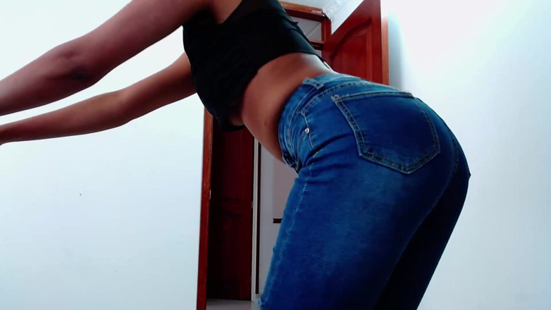 Anastasia Roberts: Jeans fetishes