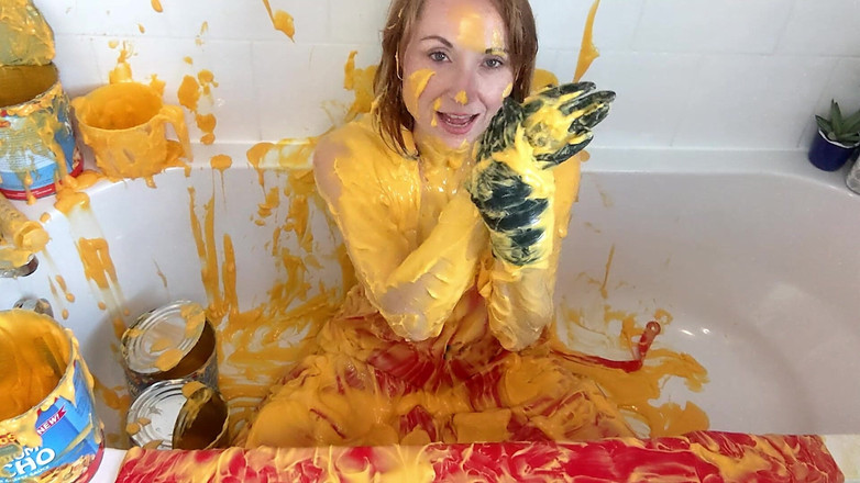 Lily kink: Nacho pvc apron muncrat sambil mandi dan bersih-bersih