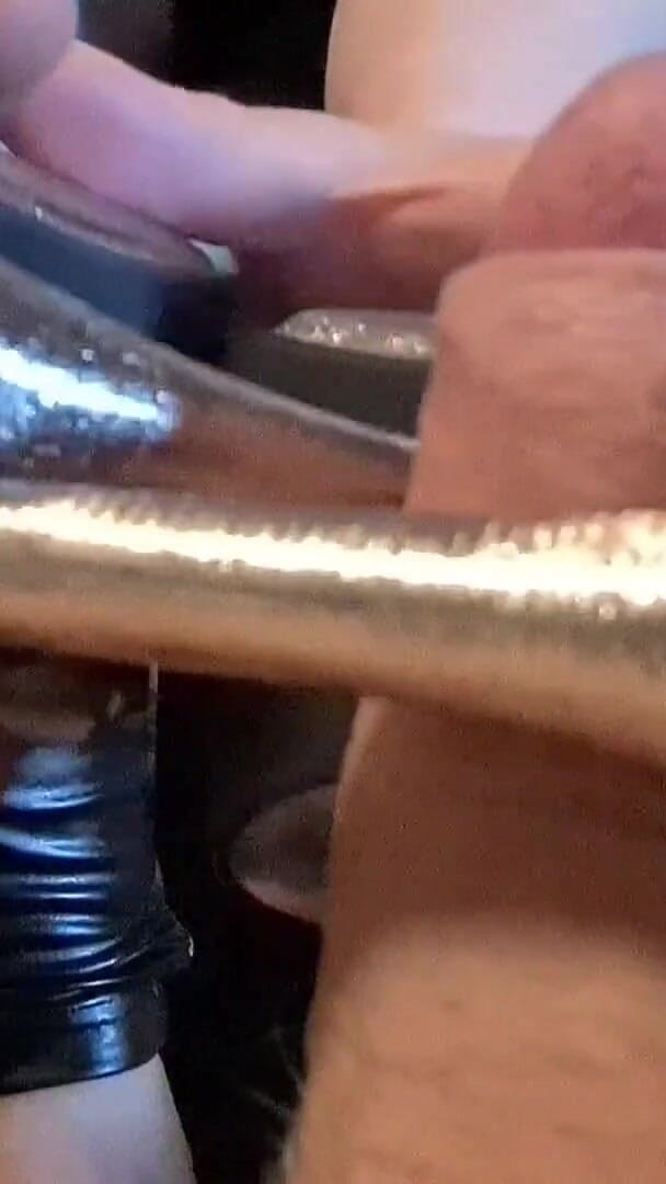 Stepmom Gives Perfect Shoe Job (Squirt Butterfly)