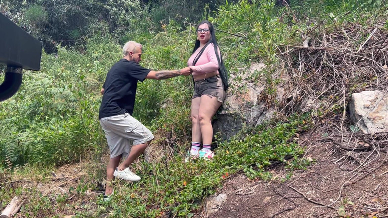 Anotonella-jones: दो कोलम्बियाई महिलाएं जंगल में खो जाती हैं जब वे मदद मांगती हैं और अजनबियों से दूध से भर जाती हैं