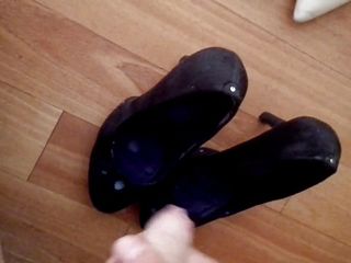 Overhaulin: Girlfrend high heel. Cum on black shoe