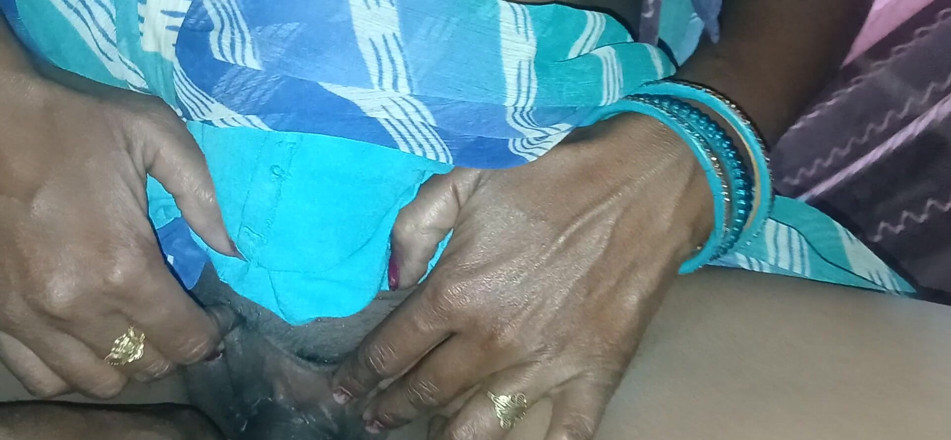 MuzZ-K: Indisches dorf desi tante wird in der nacht gefickt, indem...