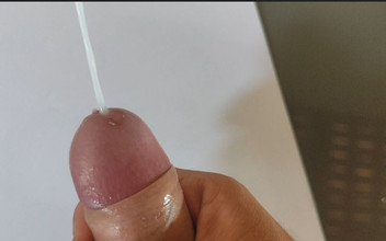 Straight Daddy Club: Quái vật bắn tinh trên giấy.