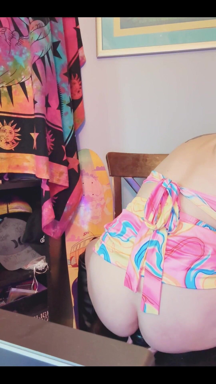 Suzy Wylde: प्यारी जंभाई वहाँ Suzy!