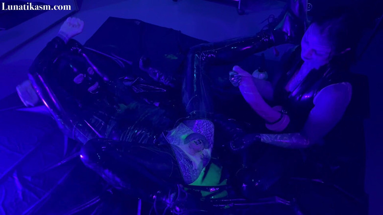 Mistress Lunatika: Neonowa kochanka pięści Lunatika