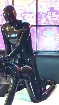 Mijn nieuwe rubberpop volledige video - Alex Latex