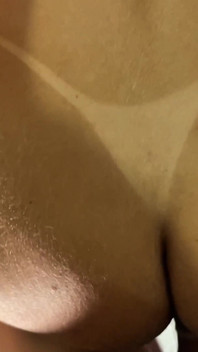 흑인 대물 자지와 섹스하는 핫한 거유녀