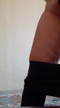 Cuando no estamos en casa, nuestra ama de llaves se masturba