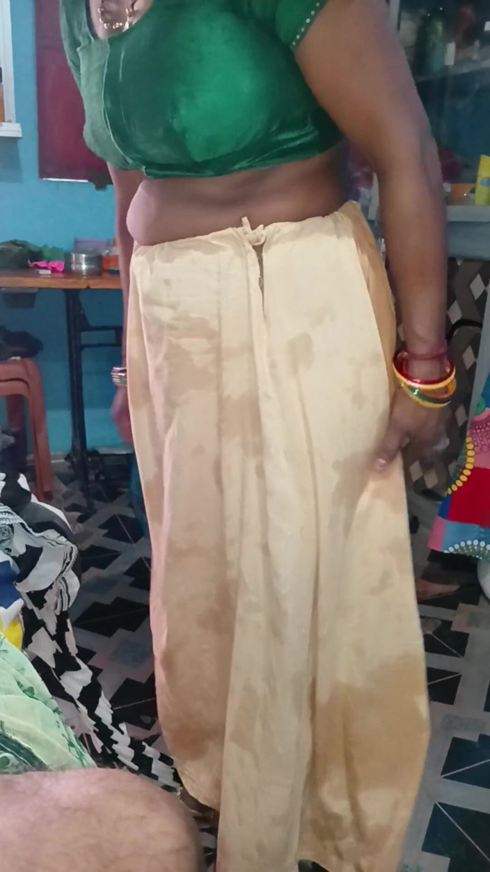 vijay_kumarpatel: Video, jak se Han Hunt koupe ve vaně