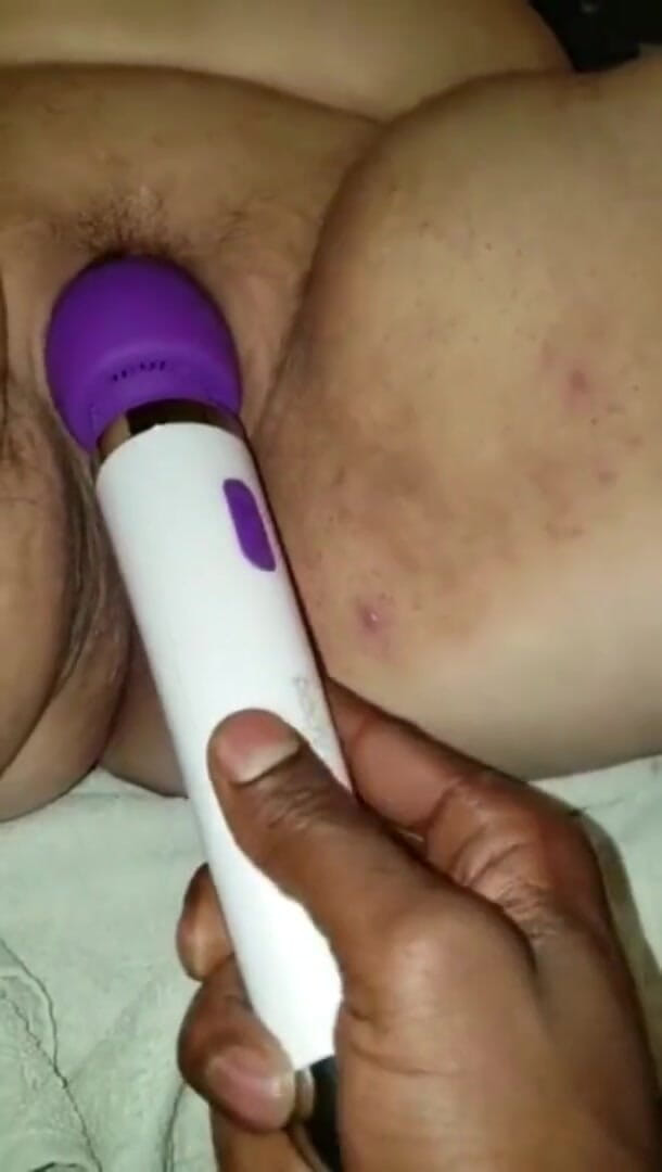 Real homemade BBW BBC porn: Awek montel diikat dengan jari dikongkek dengan mainan seks
