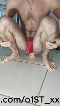 De Nuevo En Ropa Interior Roja Montada En Mis Grandes Consoladores