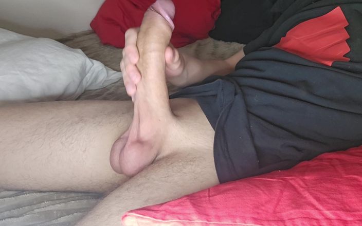 Young boy with a magnificent cock and fat cumshots: 대물 자지 따먹기