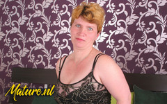 Mature NL: Baculatá Zralá Amatérka Matilda Si Hraje Se Svými Velkými Přírodními...