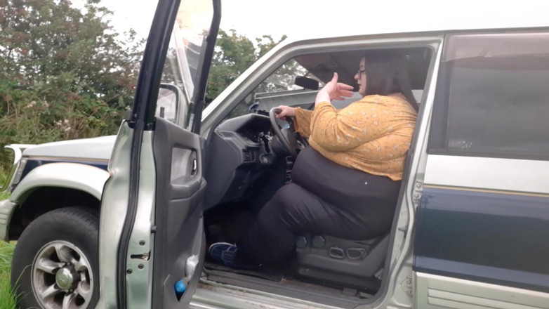 SSBBWLadyBrads: SSBBW großes mädchen große auto probleme