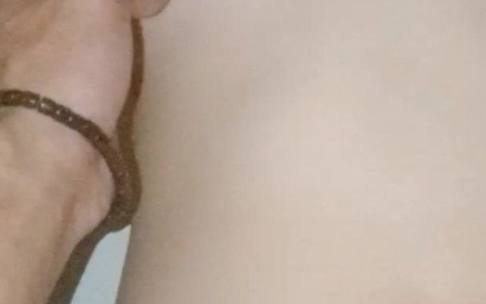 Amazingbeautycum: संकरी चूत पतली सुंदर लड़की