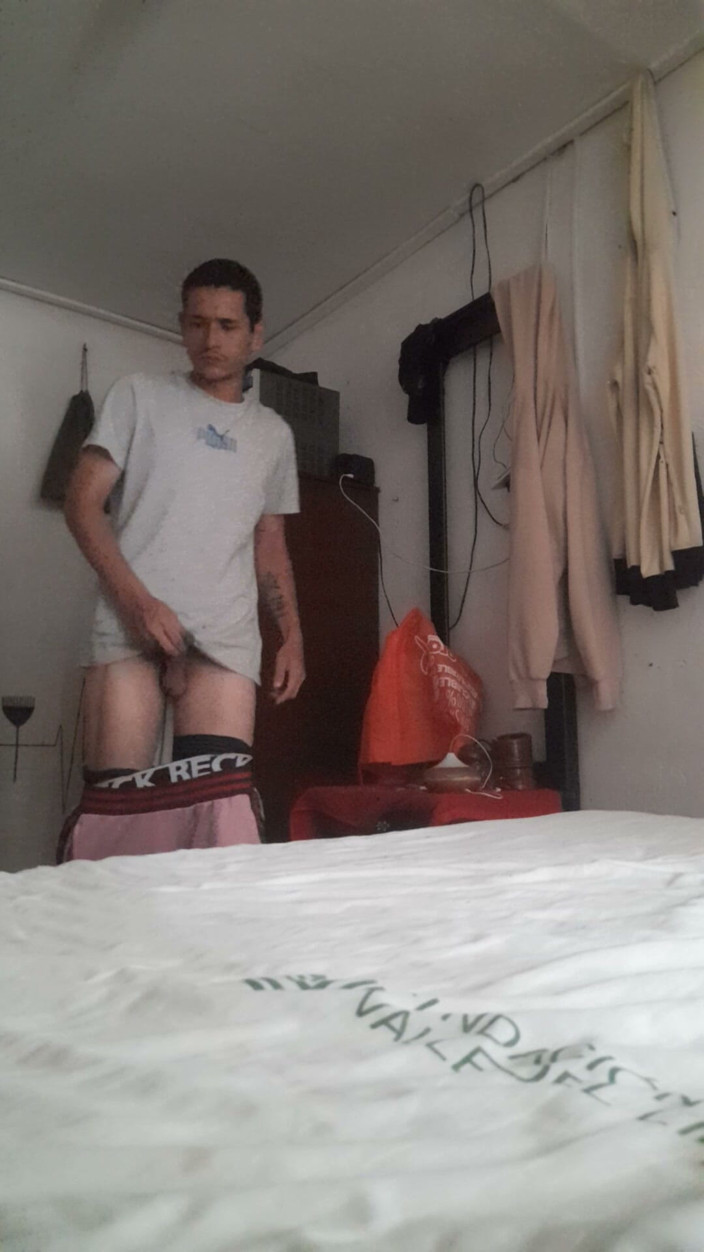 Carass: Sex în pielea goală