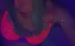 Rosa rave menina quer jogar