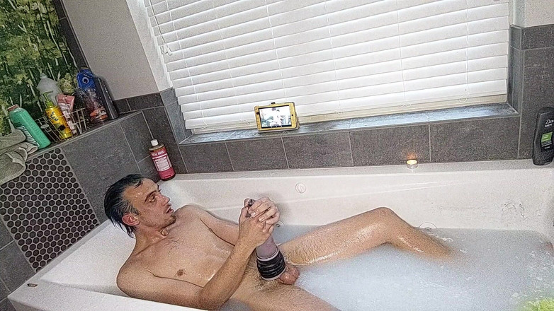 Sexy possum: Bored as Hell Pumping My Cock in the Tub with...