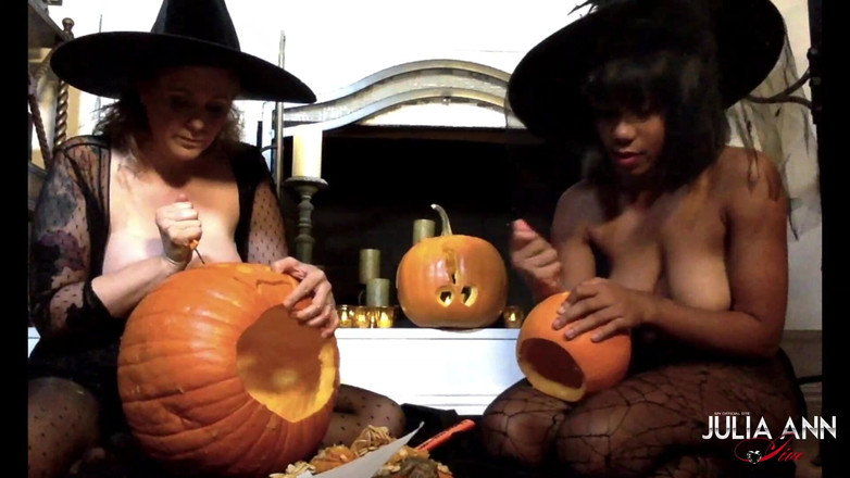 Julia Ann: Julia Ann和jenna Foxx Carve Pumpkins