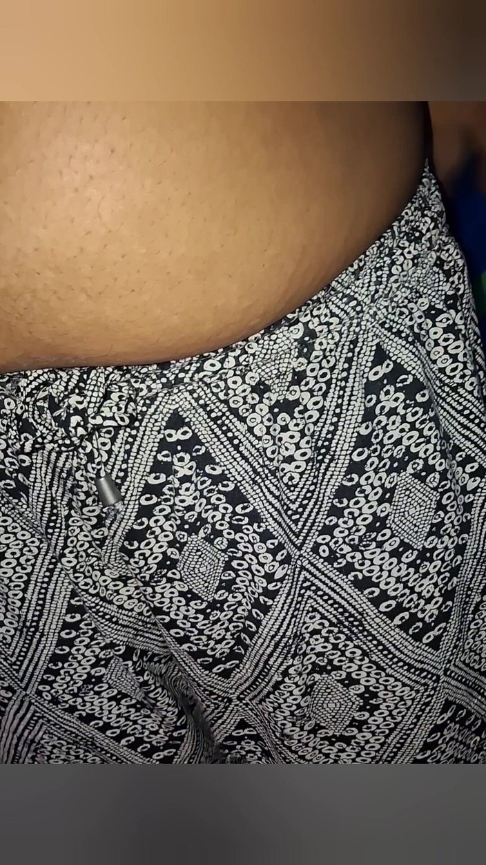 horneySonu: 바이브레이터로 노는 Sonu