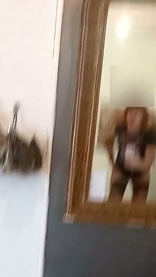 Selfie Anal (Red Lili)