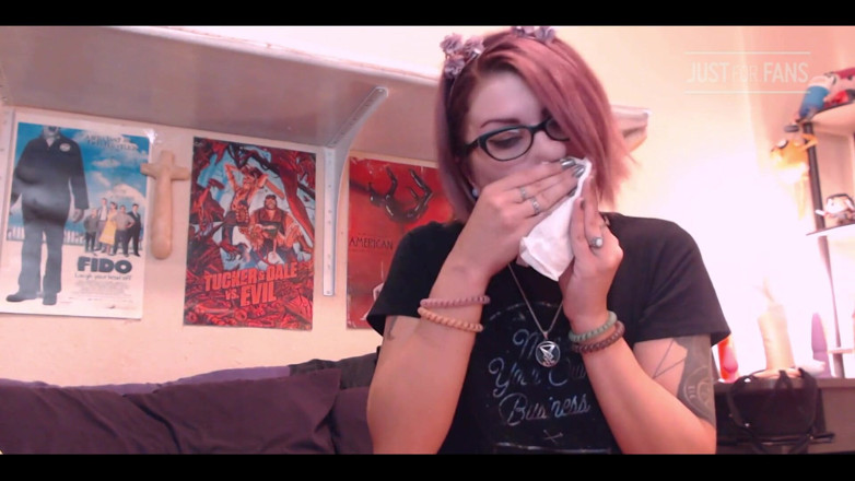 FondaDix: Bedroom Sneezes