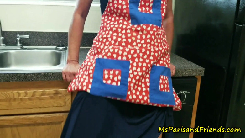 Ms Paris and Friends: 새아빠를 유혹하는 새아빠 Paris
