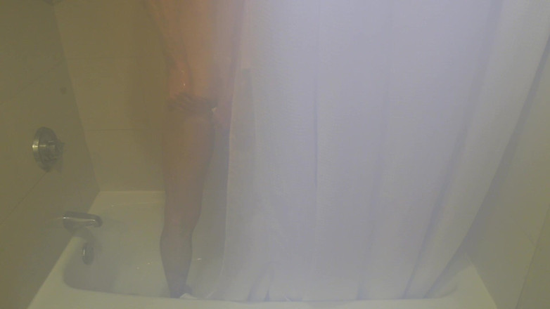 Cam Crest: Steamy Shower with Dirty Talk