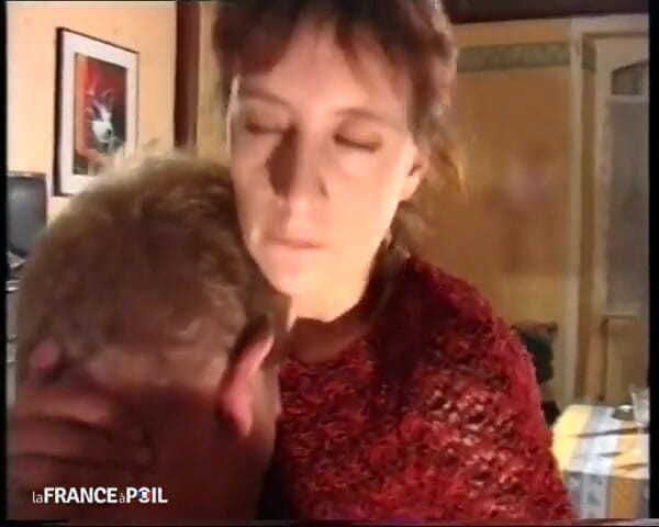 French Family Secrets: Uma buceta grande e peluda para um casting.