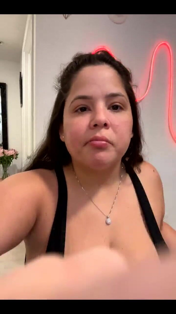 Dani Valentina: Aqui está uma Cópia