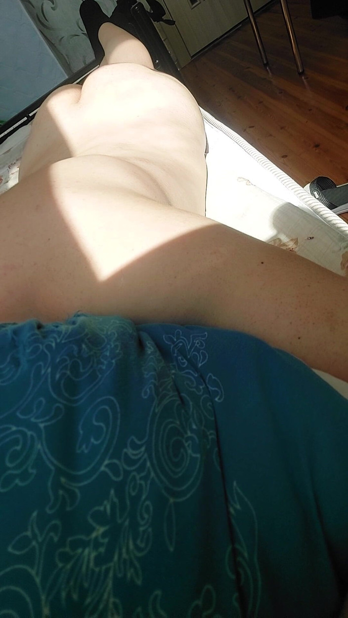 Kitty_Cross: Pretty Blonde Natural Body of Cute Sissy White Femboy Feminine...