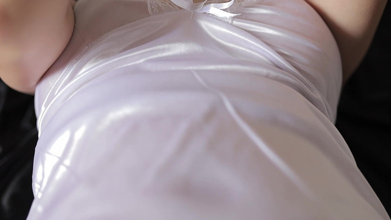 deafheaven666: Bystig thailändsk brud i satinklänning i doggy till tillfredsställelse