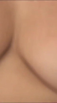 Bonita peituda morena amadora milf masturba sua buceta com vibrador