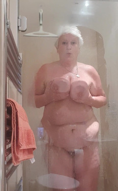 Uk Joolz: Batizando meu novo chuveiro! Se juntar a mim?